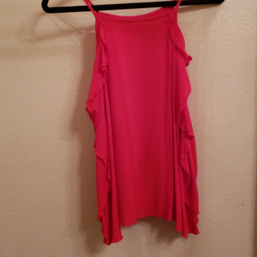 pink tank top